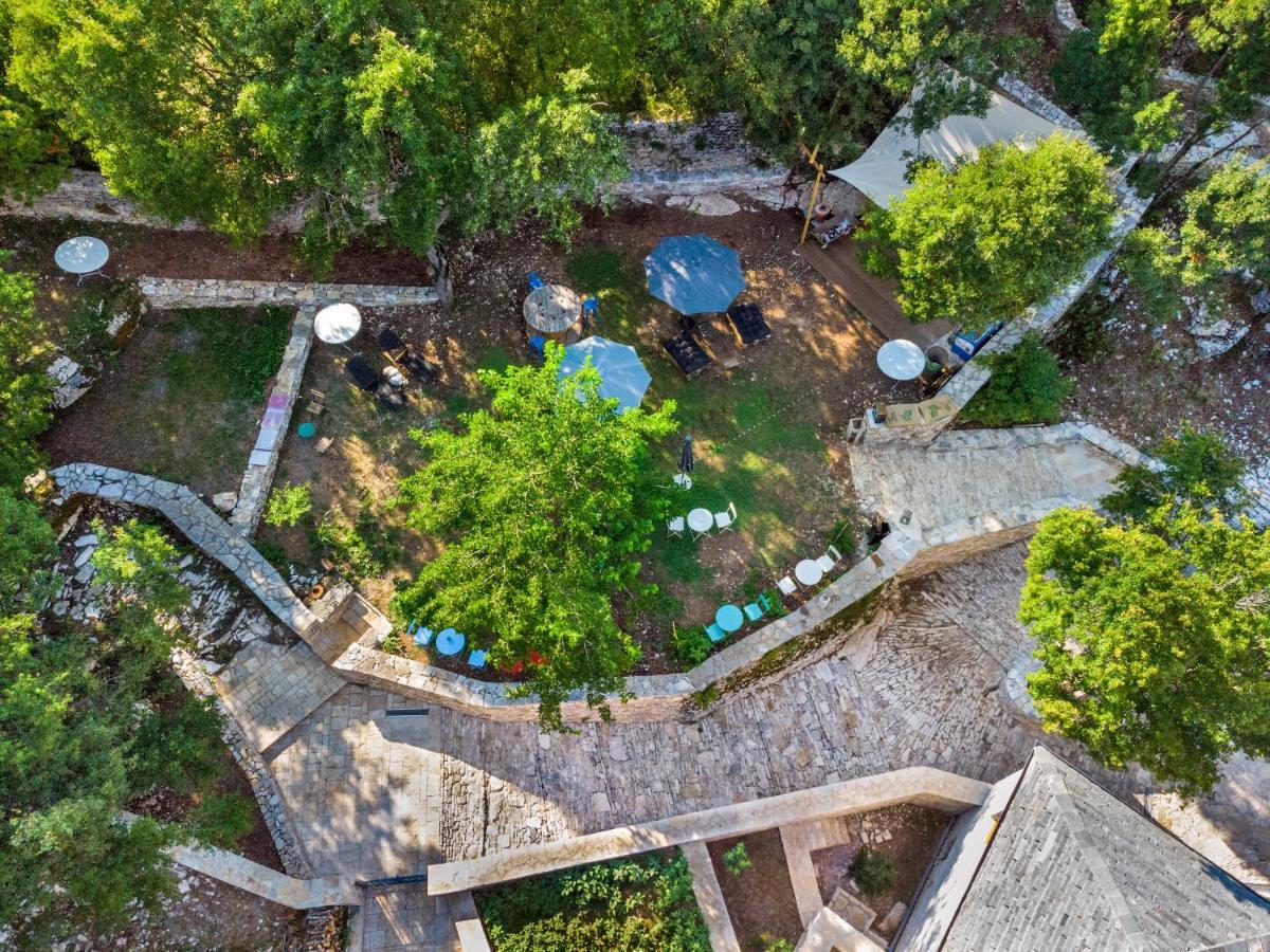 The Land Beyond Vitsa Exterior foto